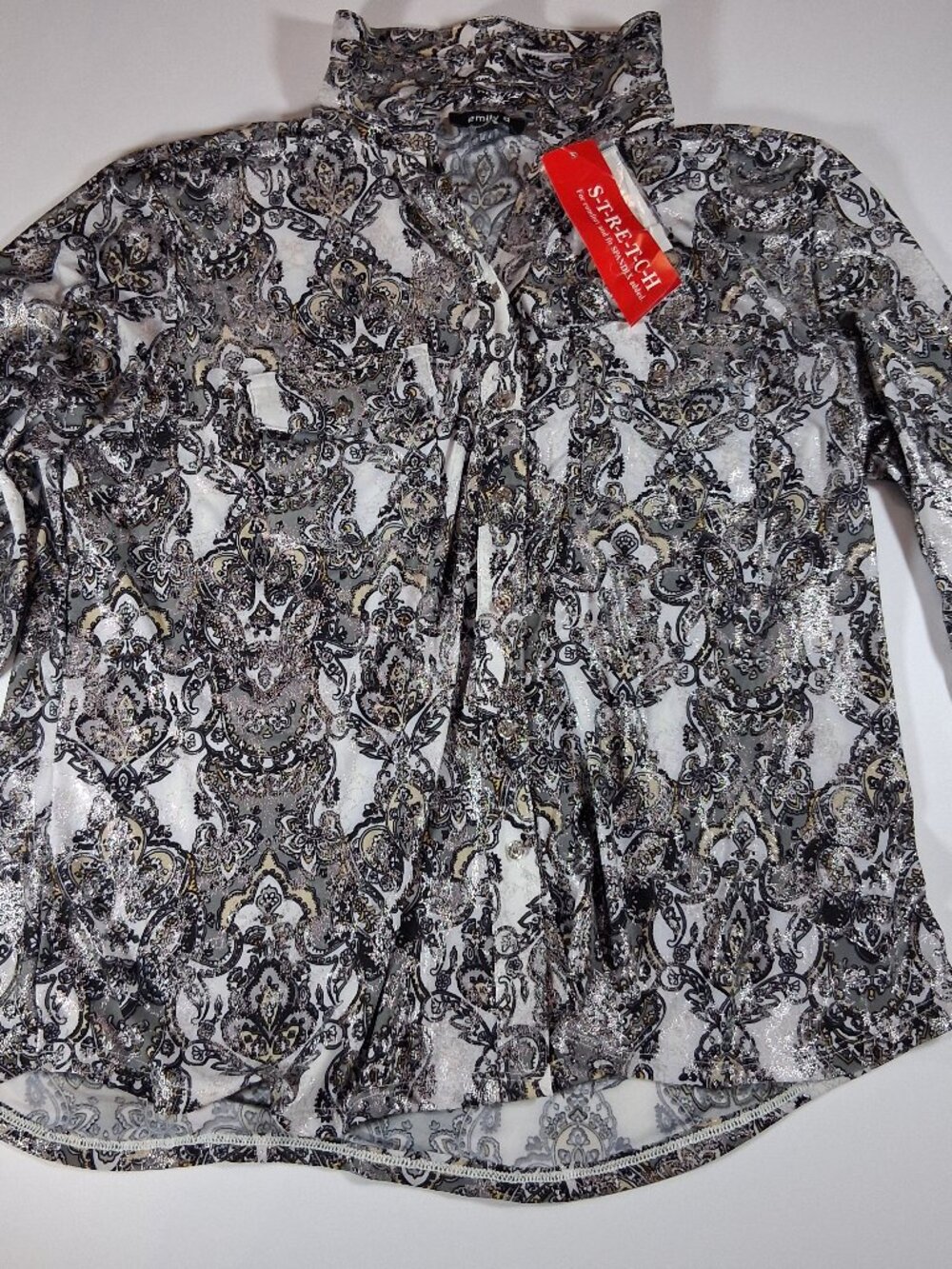 Large NWT Women’s Black & White Metallic Pattern Button-Front Blouse